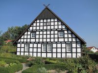 Heimathaus Wehdem mit Bauerngarten