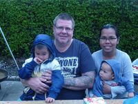 Heiko und Thiphawan Wilcek mit Ronny