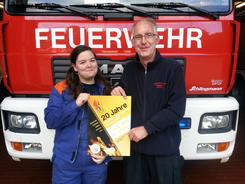 Gruppensprecherin Melissa Stock und Jugendfeuerwehrwart Andreas W�bbeking