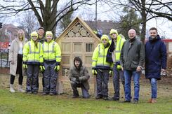 Erstes Insektenhotel auf dem L�bbecker Friedhof