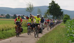 ADFC-Radtourenbegleiter f�hren Jubil�umstour auf dem L�bbecker Landweg