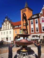 Wieder an seinem Platz: Der L&uuml;bbecker Bierbrunnen