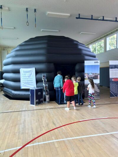 Pop-Up-Planetarium_Stemwede_2024