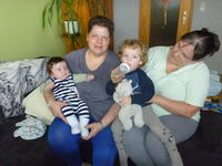 Nicole Kretschmann mit Lennox-Lee und Rocco