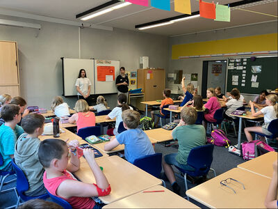 Medienscouts der STB Schule informieren Viertkl�ssler
