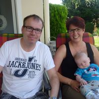 Bild vergr��ern: Nadja und Thorsten Langelahn mit Henry