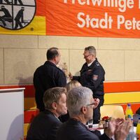 Bild vergr��ern: Gro�er Zapfenstreich zur Verabschiedung der Wehrf�hrung der Stadt Petershagen