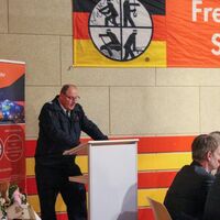 Bild vergr��ern: Gro�er Zapfenstreich zur Verabschiedung der Wehrf�hrung der Stadt Petershagen