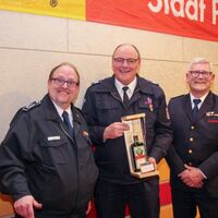 Bild vergr��ern: Gro�er Zapfenstreich zur Verabschiedung der Wehrf�hrung der Stadt Petershagen