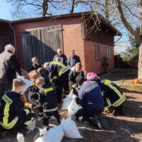 Bild vergr��ern: 2025-03-25 Hochwasserschutz�bung in H�vern