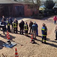Bild vergr��ern: 2025-03-25 Hochwasserschutz�bung in H�vern