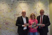 Oliver Gubela, Pia Steffenhagen-Koch und Landrat Dr. Ralf Niermann
