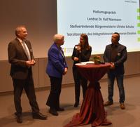 Podiumsgespr�ch