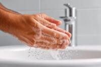 https://pixabay.com/de/illustrations/ai-generiert-h%C3%A4ndewaschen-hygiene-9541547/