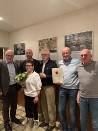Gruppenfoto: �Heimliche Helden� und K�mmerer vom SV 1860 Minden