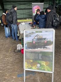 Sch�ler am Mustertisch
