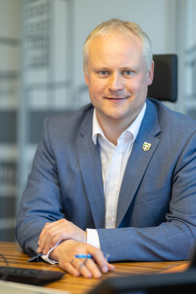 B�rgermeister Dr. Henning Vieker