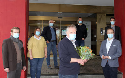 (v.l.n.r.: Matthias Tegeler, Yvonne M�ller, Christian Kr�ger, Her-bert Zahnhausen, Andr� K�ster, B�rgermeister Dr. Henning Vieker und Thorsten Blauert)
