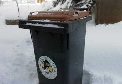 Biom�ll im Schnee