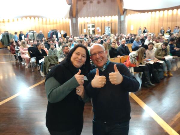 Gaby Riesner und Sven Hagemeier vor dem Publikum