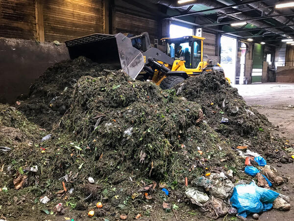 Plastikm�ll im Bioabfall auf der Pohlschen Heide