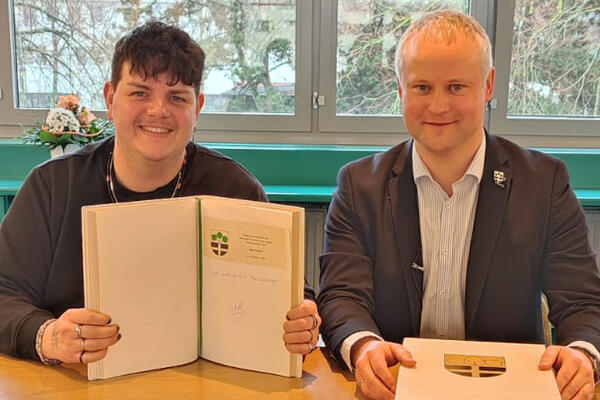 Isaak Guderian und B�rgermeister Dr. Henning Vieker