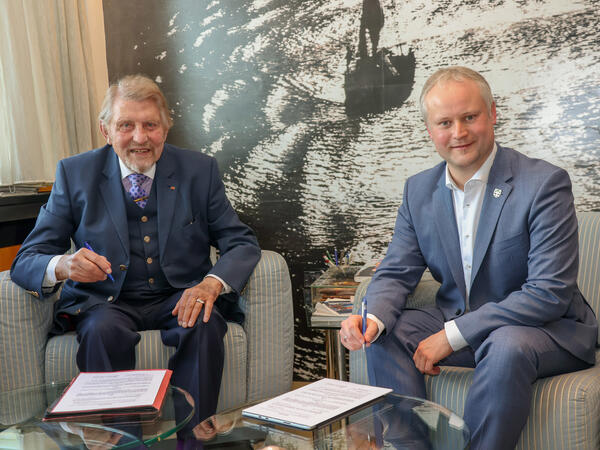 Paul Gauselmann und B�rgermeister Dr. Henning Vieker