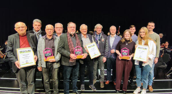 Gruppenfoto Heimatpreisgewinner 2024