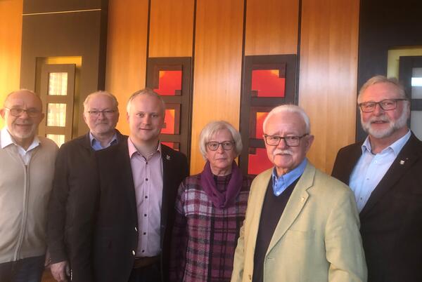 Gruppenfoto im St�vchen