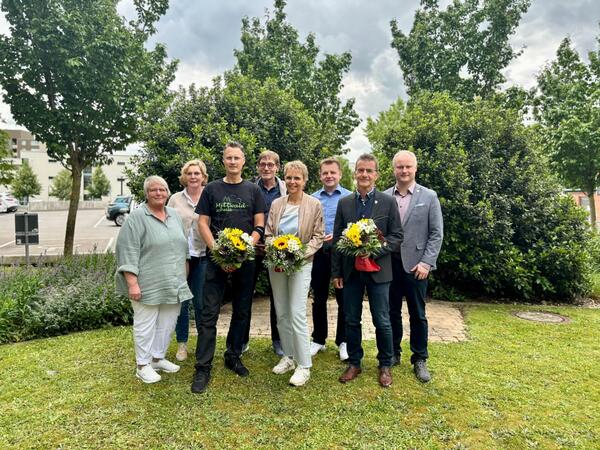 Fototermin mit den langj�hrigen Mitarbeitenden