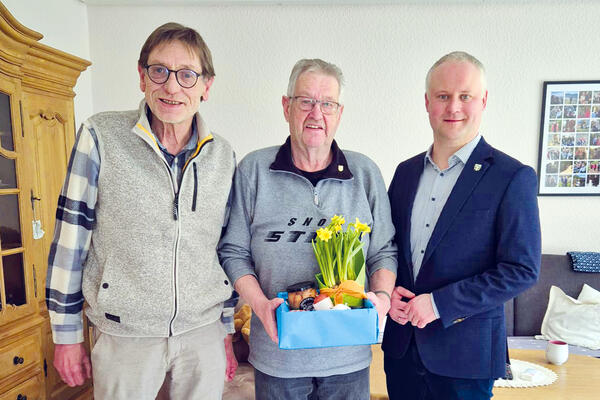 Ewald Harre erh�lt die Espelkamper Ehrennadel