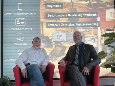 Unternehmensinhaber Arno Tiemeier mit B�rgermeister Marko Steiner