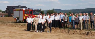 1.Spatenstich am Feuerwehrger�tehaus Bad Holzhausen