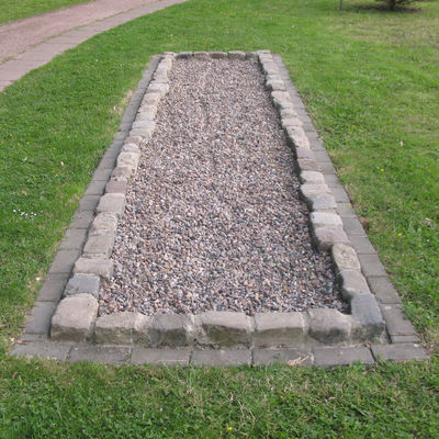 2. Feld mit grobem Kies