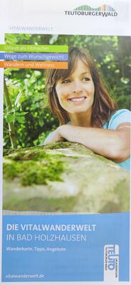 Zusehen ist das Titelbild zum Flyer der VitalWanderWelt.
