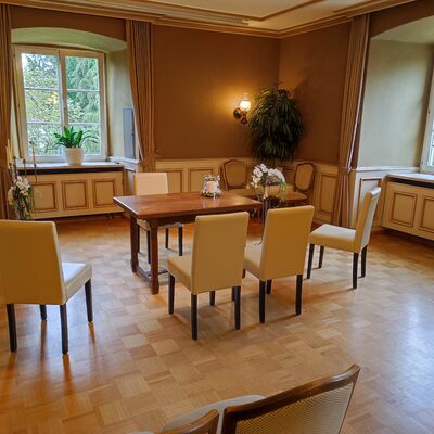 Trautisch im Trauzimmer des Haus des Gastes