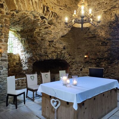 Trautisch in der Burgruine Limberg