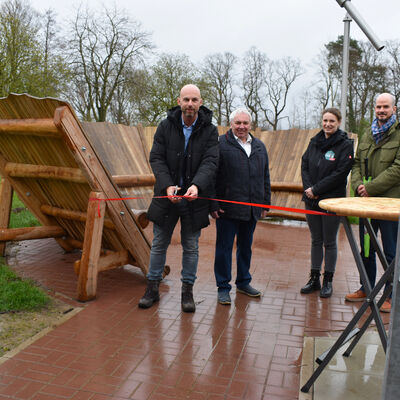 Gemeinde Hille_Er�ffnung Himmelsblick Hille_B�rgermeister Andreas Wa�mann_Ortvorsteher Hermann Buhrmester _Clarissa Schablowski_Tourismusverband Sieben_Markus Backes_Leitung Teutoburger Wald Tourismus