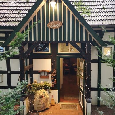 4_02_Cafe Waldkristall_Weihnachtlicher Eingang