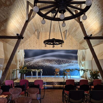 5.26-Kulturscheune Wehe_Deele mit B�hne