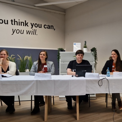 Videokonferenz Tisch Der.Hive