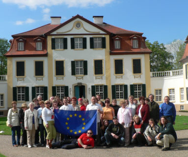 die estnische Gruppe vor Schloss H�ffe