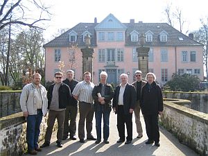 Die esnische Gruppe unterwegs auf Schloss Engershausen