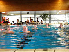Gelenk- und Wirbels&auml;ulenschonendes Training: Aquajogging