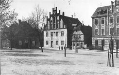 Marktplatz mit Altem Rathaus, um 1900