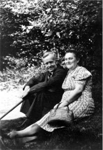 Karl und Anna Haddewig am 29.05.1944. Anna Haddewig war 1927-1933, 1946 und 1952-1969 Ratsmitglied.